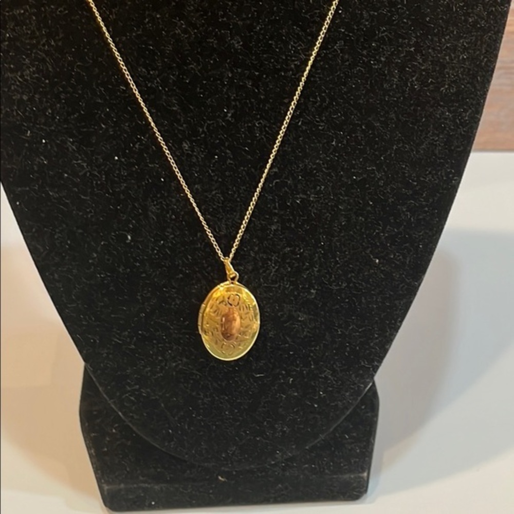 Vintage 14 kt gold filled locket